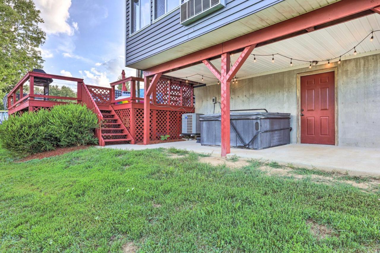 Villa Williamstown Gem With Private Pool And Hot Tub! Esterno foto