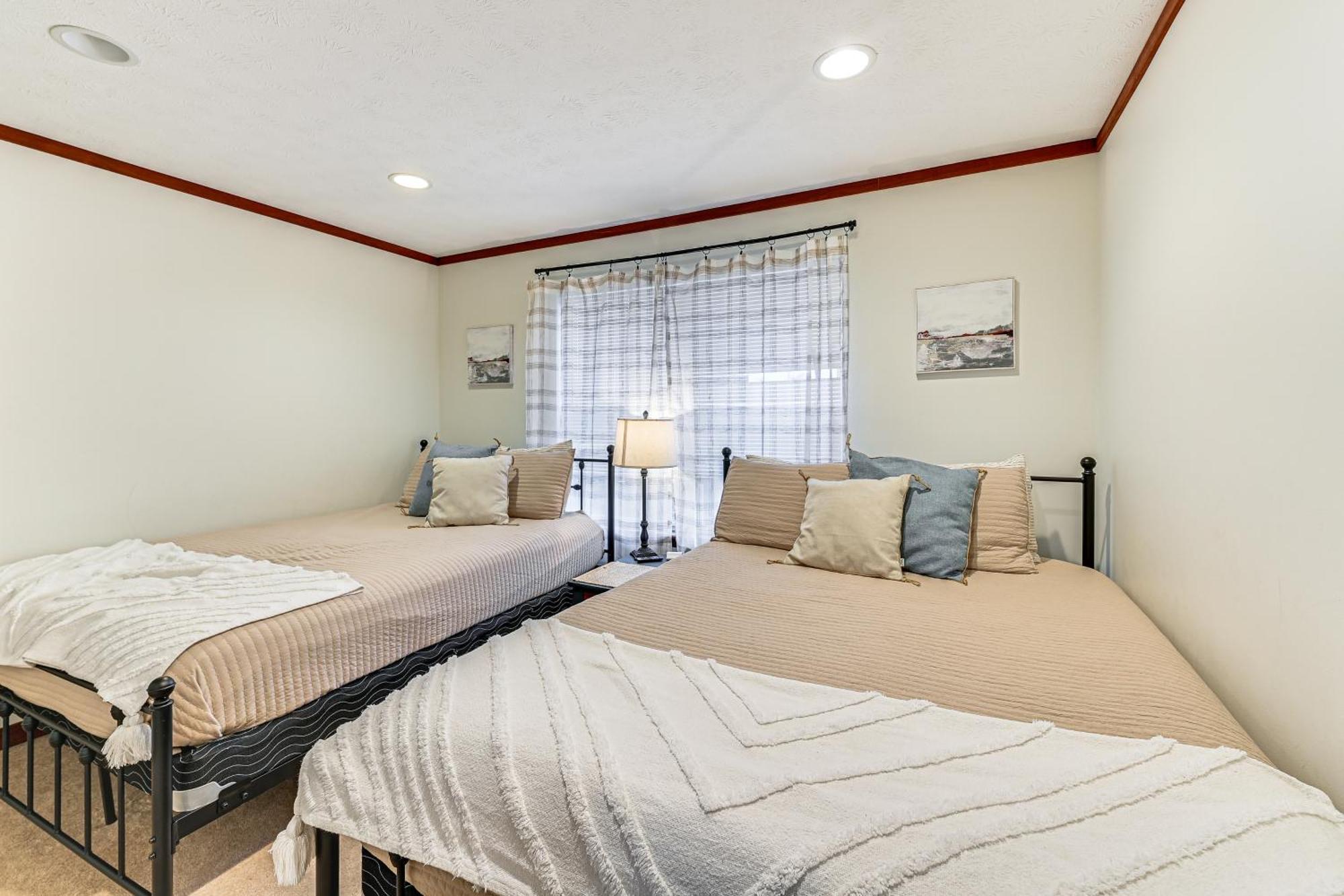 Villa Williamstown Gem With Private Pool And Hot Tub! Esterno foto